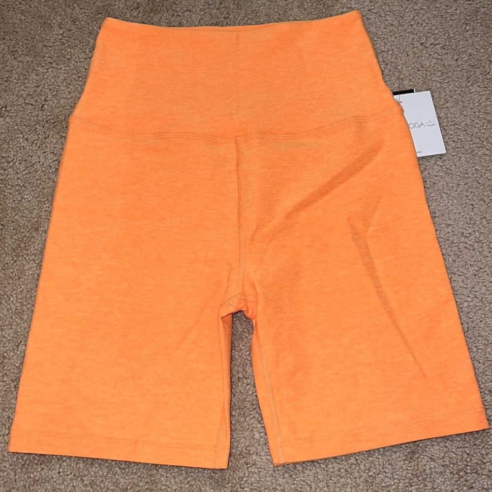 Beyond Yoga high rise 6” Biker Short
